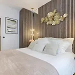 Stylish 2 Bedroom near Montmartre Sacré Cœur