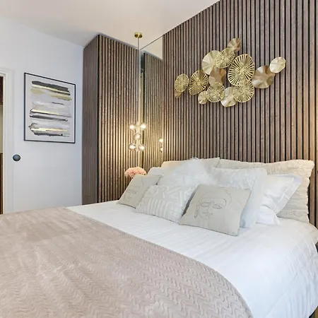 Stylish 2 Bedroom Near Montmartre Sacré Cœur *