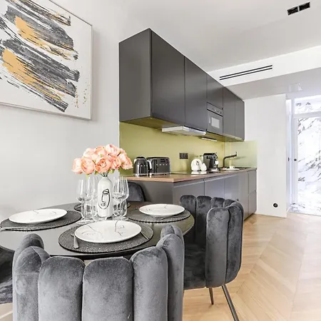 Stylish 2 Bedroom Near Montmartre Sacré Cœur Parigi